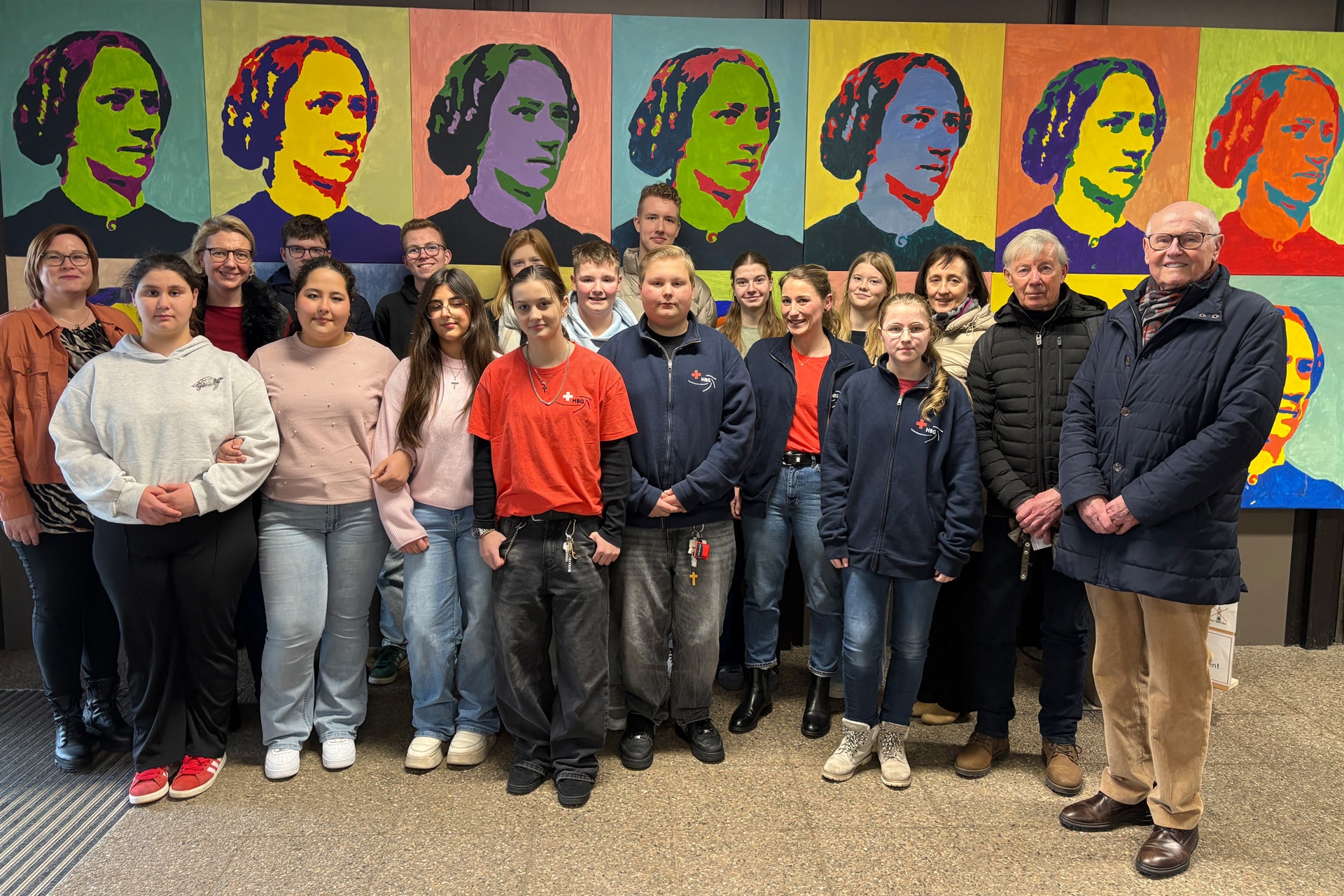 Schüler und Schülerinnen der Schulsanitäts-AG der Henriette-Breymann-Gesamtschule